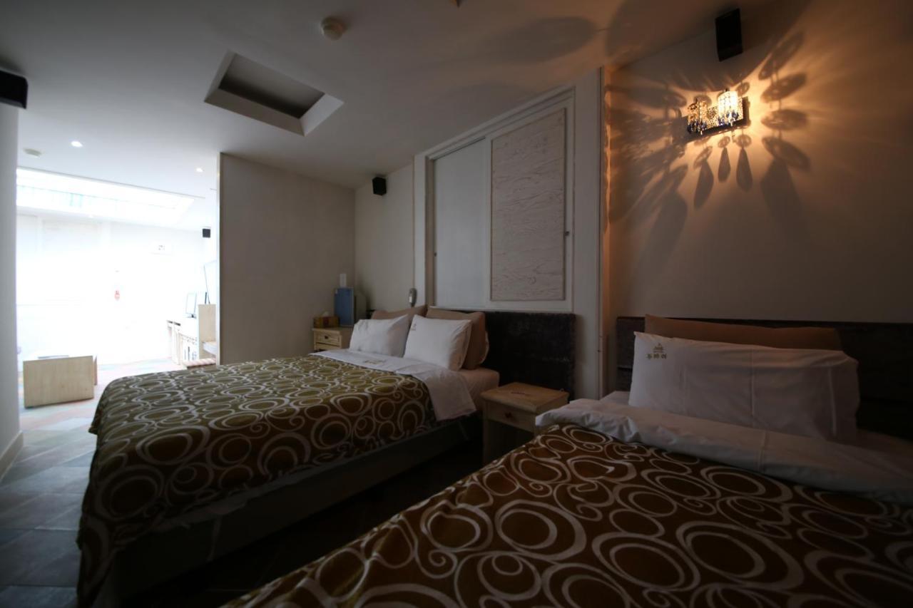 Dubai Hotel Daejeon Exterior foto